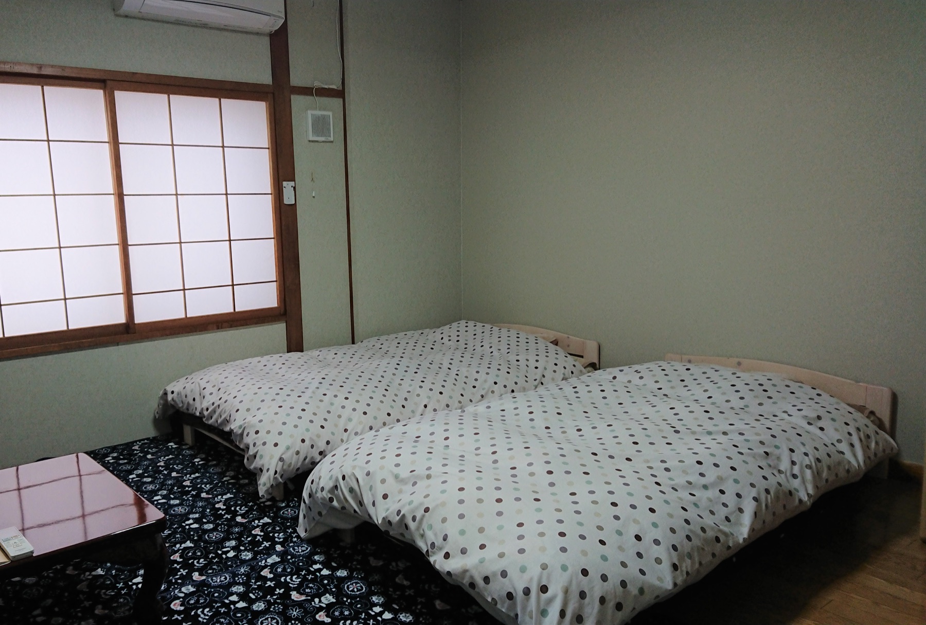 8帖のツインルーム